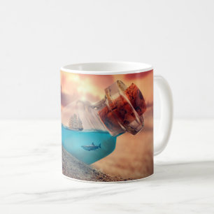 Schiff und Hai in der Flasche Kaffeetasse