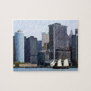 Schiffe - Schoner gegen die Skyline von Manhattan
