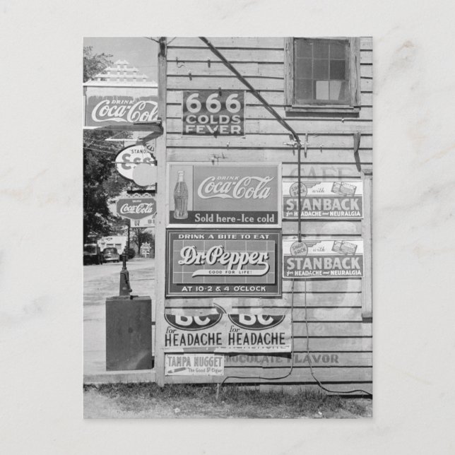 Schilder im Allgemeinen Store, 1938 Postkarte (Vorderseite)