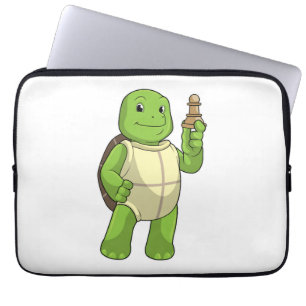 Schildkröte im Schach mit gestapeltem Schach Laptopschutzhülle