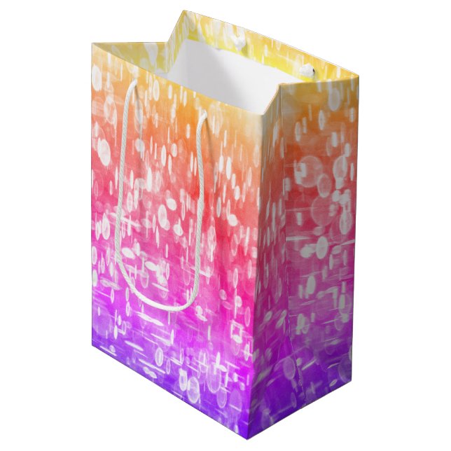 Schimmernde Regenbogenfarben Mittlere Geschenktüte (Vorderseite Schrägansicht)