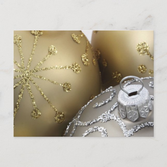Schimmernde Silver & Gold Weihnachtsbälle Feiertagspostkarte (Vorderseite)