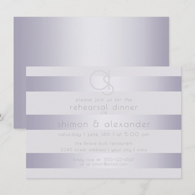 Schimmernde violette Silberstreifen mit Monogramm Einladung (Vorne/Hinten)