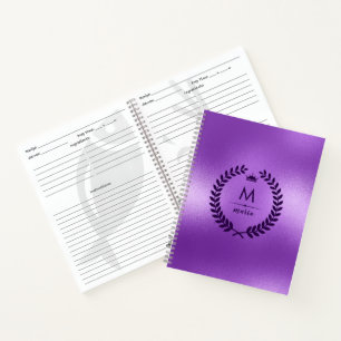 Schimmernder Lila Hintergrund und Laurel Wreath Notizbuch