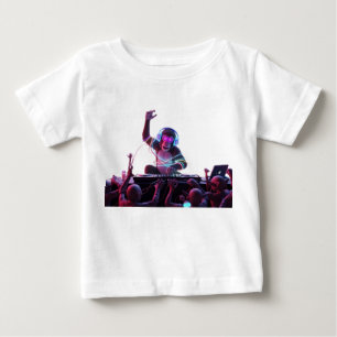 Schimpanse-DJ mischt Musik auf einer neon-futurist Baby T-shirt