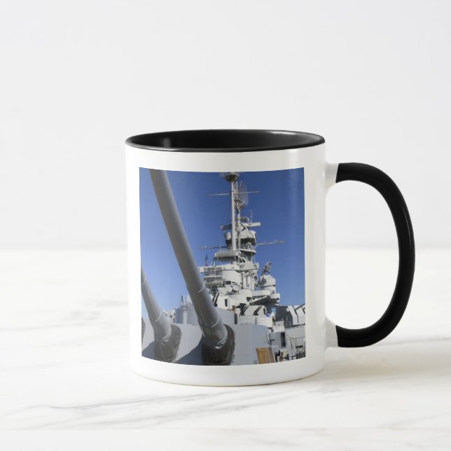 Schlachtschiff USSs Alabama am Tasse (Rechts)