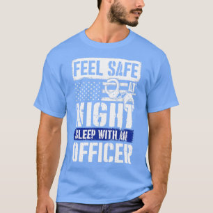 Schlafen mit einem Offiziellen Staat Führungskraft T-Shirt