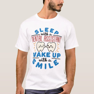 Schlafen mit einem Zahnarzt Weckte mit einem Läche T-Shirt