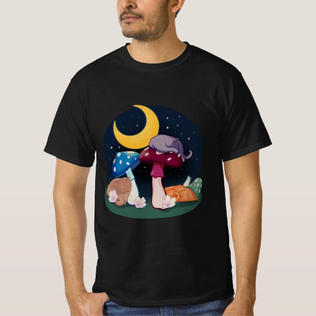 Schlafende Kätzchen auf Pilzcluster T-Shirt (Vorderseite)