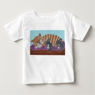 Schlafende Katze mit hinterlistigen Mäusen T-Shirt