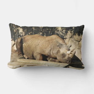 Schlafende Rhino Lendenkissen