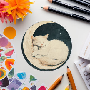 Schlafende weiße Katze auf dem Halbmond - Träume N Runder Aufkleber