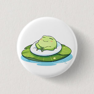 Schlafender Frosch auf Seerosenblatt Kawaii Design Button