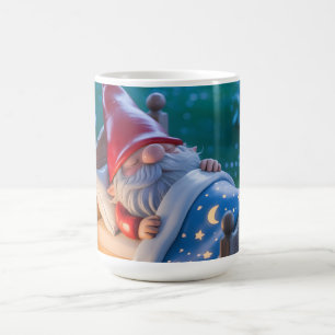 Schlafender Gnom im nächtlichen Garten Kaffeetasse