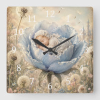 Schlafendes Baby in blauer Blume
