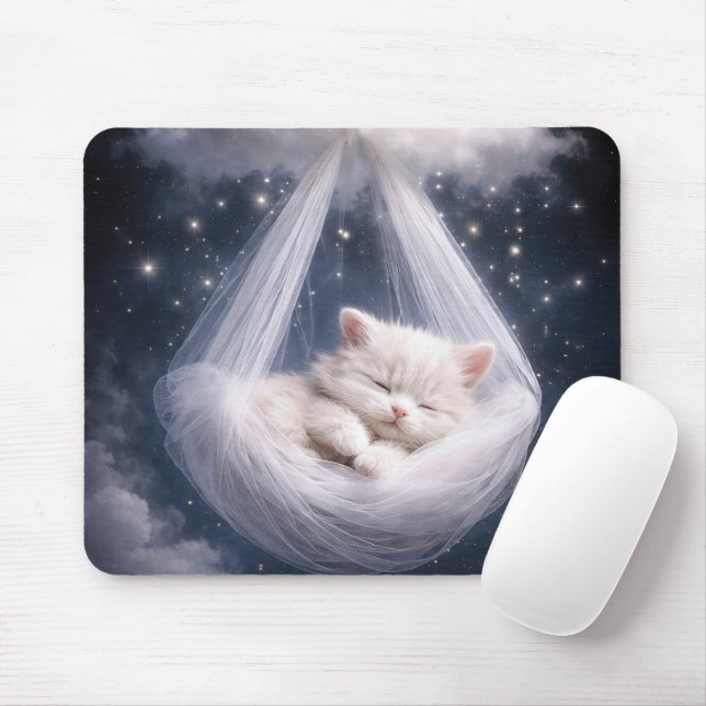 Schlafendes Kätzchen in einer Tüll-Hängematte Mousepad (Mit Mouse)