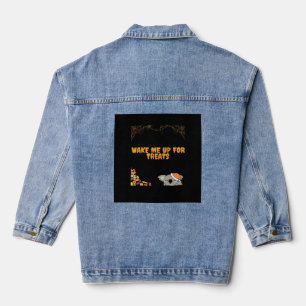 Schlafendes Tier bereit für Halloween-Leckereien! Jeansjacke
