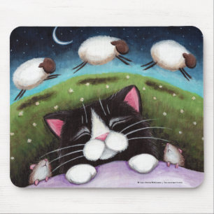 Schlafenkatze und Mäuse, die von den Schafen Mousepad