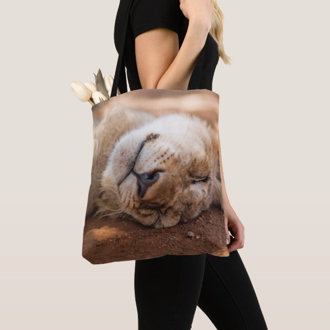 Schlafenlöwe CUB Getty Bild-| Tasche (Von Nahem)