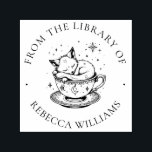 Schlaffox in der Bibliothek des Magischen Teacup-B Permastempel<br><div class="desc">Schlaffox in der Magical Teacup Buchzeichen Library selbstfarbige Briefmarke. Entdecken Sie Ihre wertvollen Bücher mit dieser charmanten personalisierten Briefmarke aus der Bibliothek, in der sich ein schlafender Fuchs in einem himmlischen Teacup befindet. Umgeben von Sternen und Vintagen Details fügt dieses Design "From the Library Of" Ihrer Sammlung eine magische, waldreiche...</div>