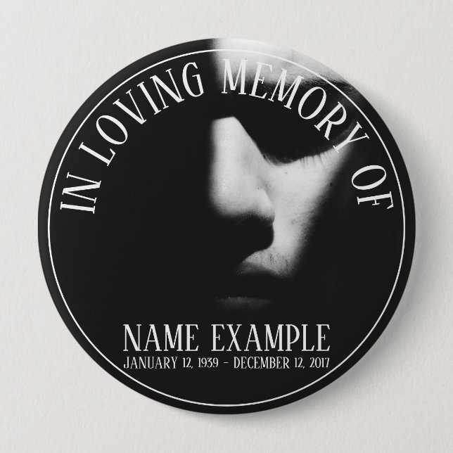 Schlafgesicht im Halbschatten Button (Vorderseite)