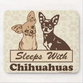 Schlafplätze mit Chihuahuas Mousepad