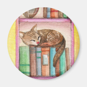 Schläfrige Katze auf Bücherregal Magnet