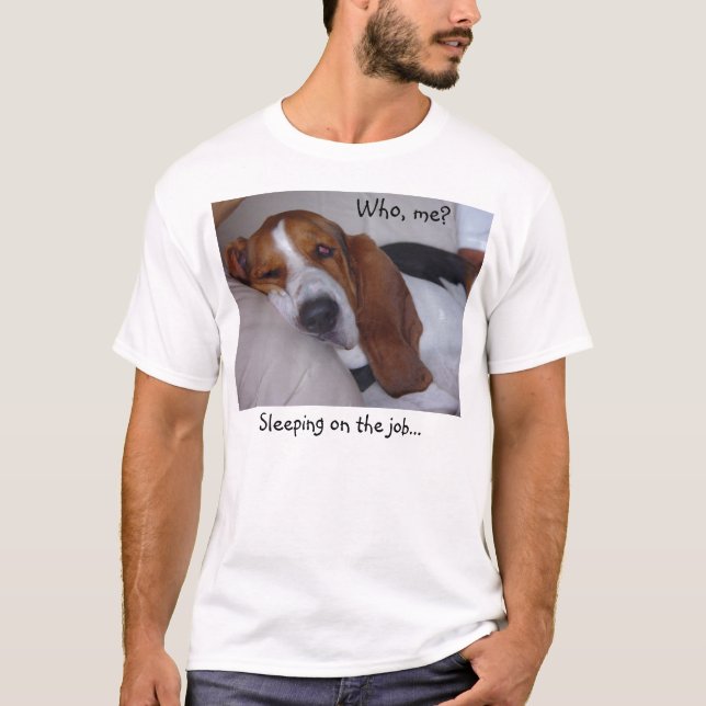 Schläfriges Basset Hound T-Shirt (Vorderseite)
