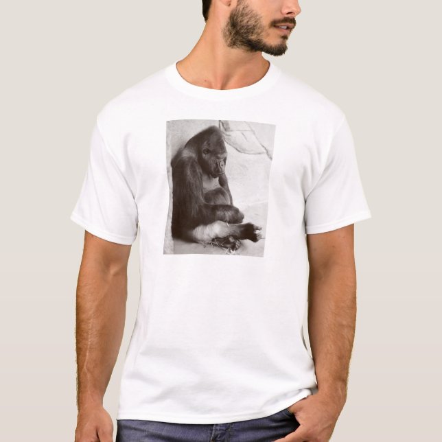 SchlafSilverback T-Shirt (Vorderseite)