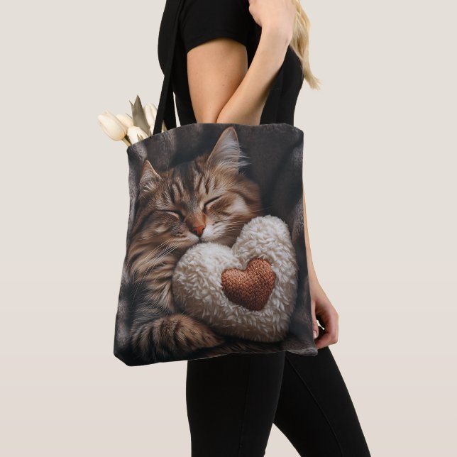 SCHLAFTABBYKATTE MIT HERZGESTATTETER PILLOW TASCHE (Von Nahem)