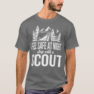 SCHLAFZIMMER MIT SCHÖNER WEISS T-Shirt