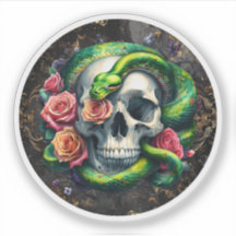 Schlange mit grünem Skull-Aufkleber.