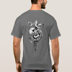 Schlange und gebrochener menschlicher Schädel T-Shirt