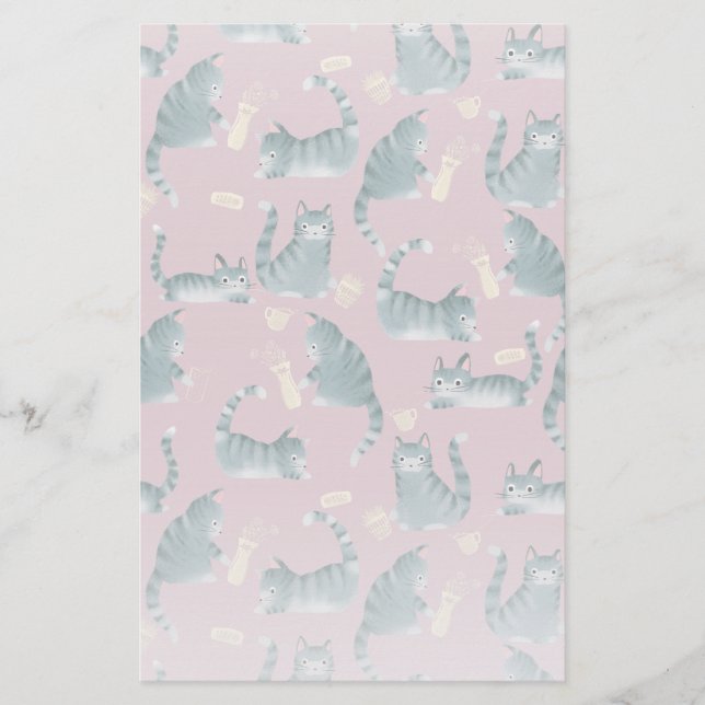 Schlechte graue Tabbattacke klopfen über Briefpapier (Vorderseite)