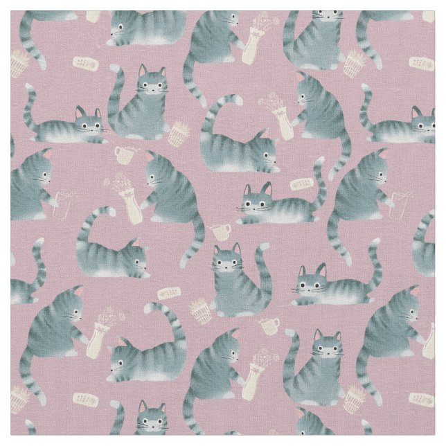 Schlechte graue Tabbattacke klopfen über Stoff (Nahaufnahme)