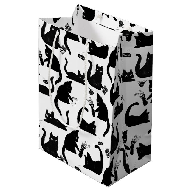 Schlechte Katzen klopfen über Mittlere Geschenktüte (Vorderseite Schrägansicht)