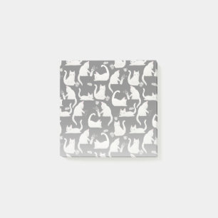 Schlechte Katzen klopfen vorbei, weiße Katzen auf  Post-it Klebezettel