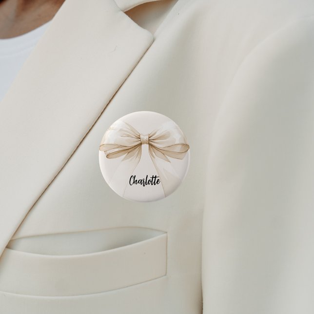 Schleife beigefarbenes Creme Namensschild Button (Von Creator hochgeladen)