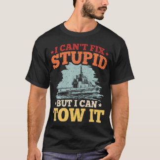 Schlepperbediener und Schlepperangebot für einen S T-Shirt