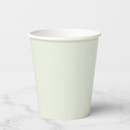 Schlichte Becher mit grünem Papier