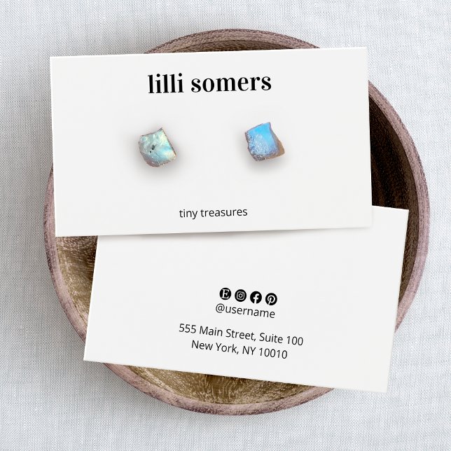 Schlichte Grafikkarte mit weißem Ohr (Von Creator hochgeladen)