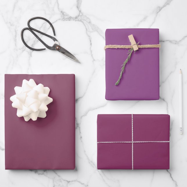 Schlichte Ruby Plum Boysenberry Lila Shades 3 Tone Geschenkpapier Set (Vorderseite)