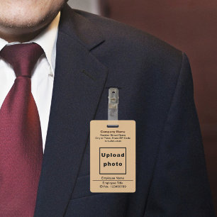 Schlichte Texte mit Foto des Mitarbeiters, hellbra Ausweis