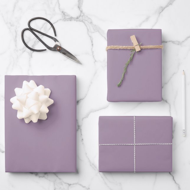 Schlichte Vollfarbe lila staubige Lavendel Geschenkpapier Set (Vorderseite)