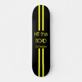 SCHLIESSEN SIE AUF DER STRASSENSCHIFFFAHRT SKATEBOARD