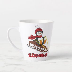 Schlitten - Niedlicher Pinguin im Schnee Milchtasse