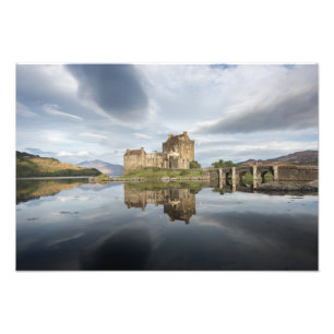 Schloss Eilean Donan mit Reflexion in Schottland Fotodruck