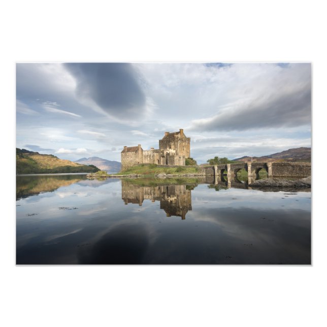 Schloss Eilean Donan mit Reflexion in Schottland Fotodruck (Vorne)