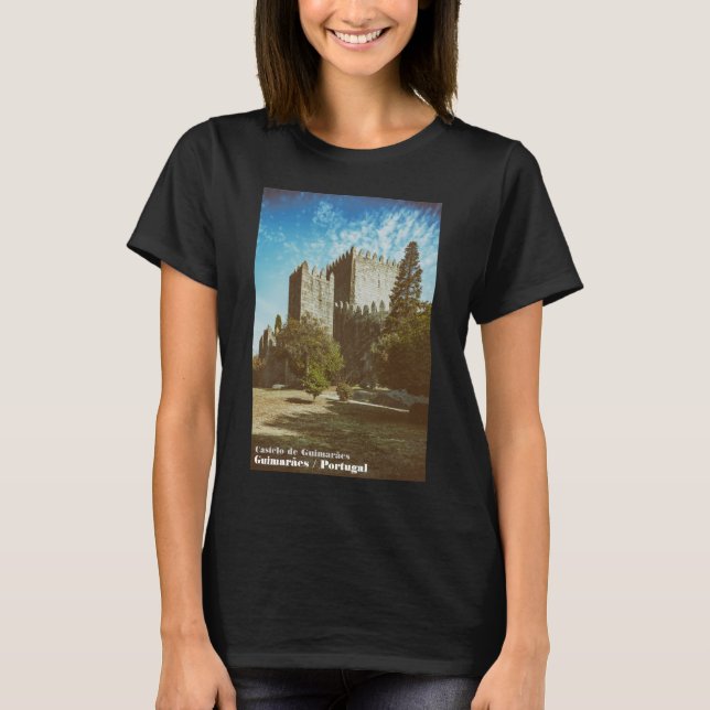 Schloss Guimaraes. T-Shirt (Vorderseite)