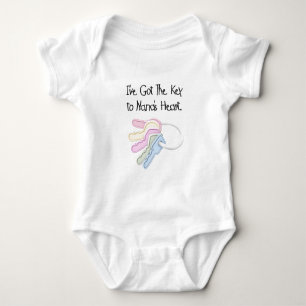 Schlüssel zu Nanas Herz-Tshirts und Geschenken Baby Strampler